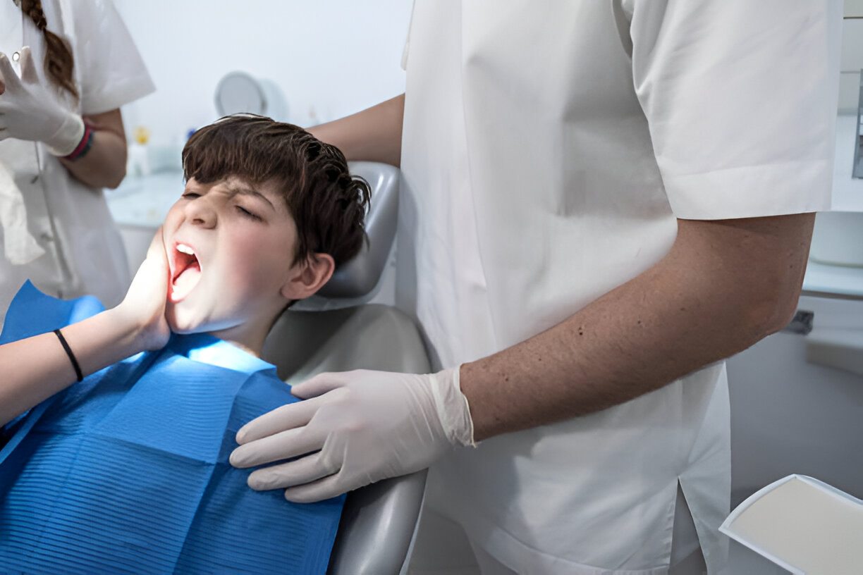 Understanding Emergency Dental Service: What to Expect During Your Visit_1